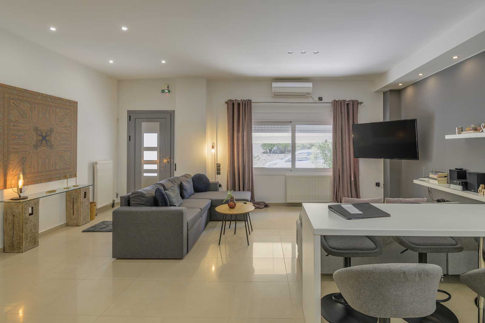 Kalafatis Downtown Apartment